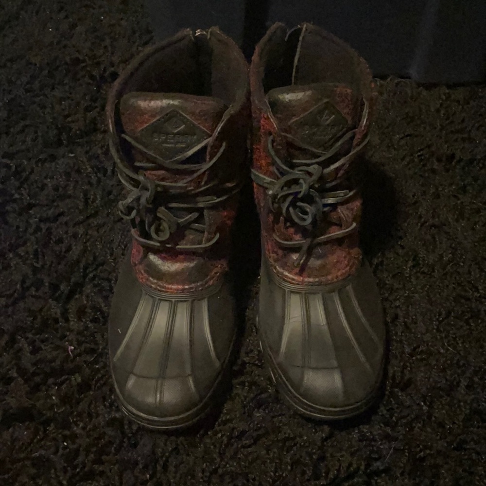 comfy plaid sperry boots